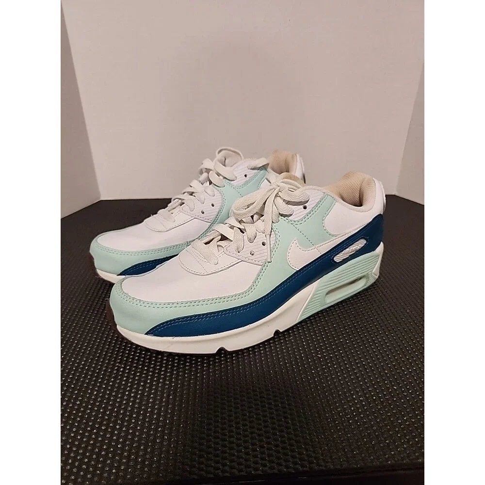 Size 7Y (GS) - Nike Air Max 90 Low Green - Picture 1 of 10